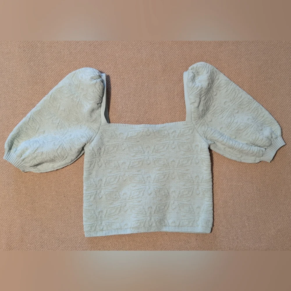 Zara Light Pastel Sage Green Puff Sleeve Cropped Shirt